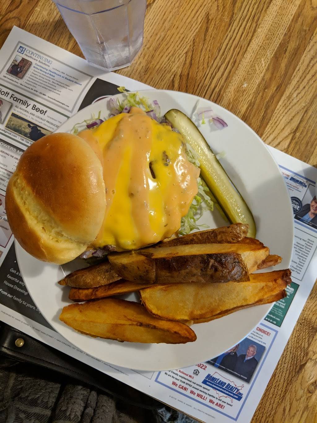 Scotts Diner | restaurant | 41 E Main St, New Concord, OH 43762, USA | 7408011730 OR +1 740-801-1730