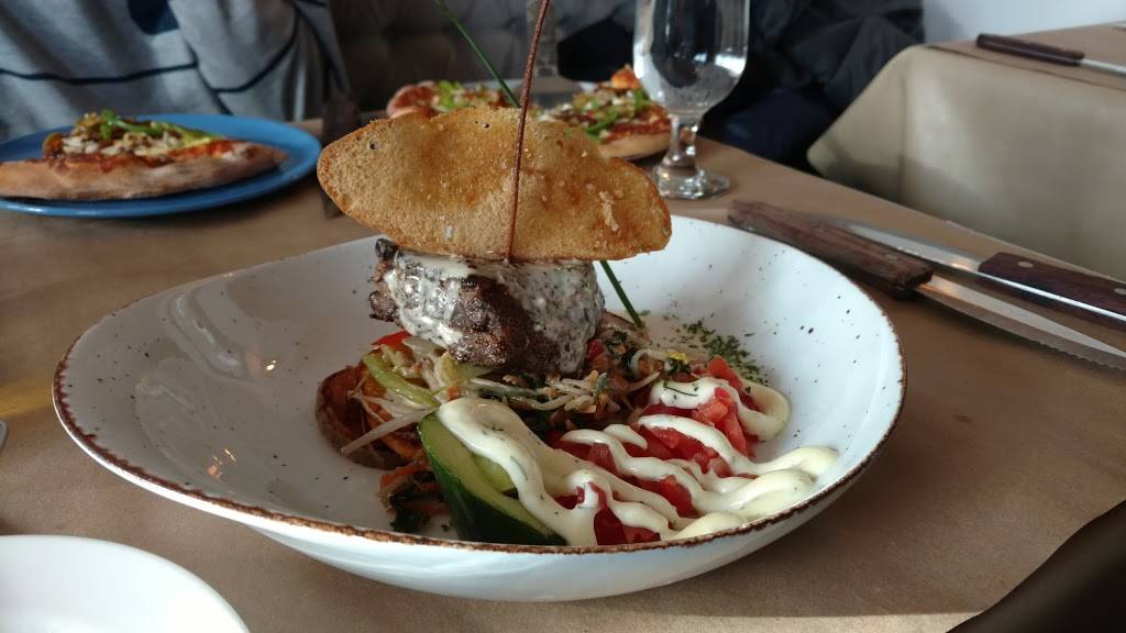 Le Café Du Bistrot | restaurant | 198 Rue Principale, Saint-André-Avellin, QC J0V 1W0, Canada | 8199833966 OR +1 819-983-3966