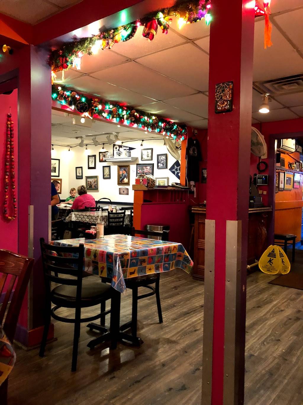 Mias Tex-Mex | restaurant | 4322 Lemmon Ave, Dallas, TX 75219, USA | 2145261020 OR +1 214-526-1020