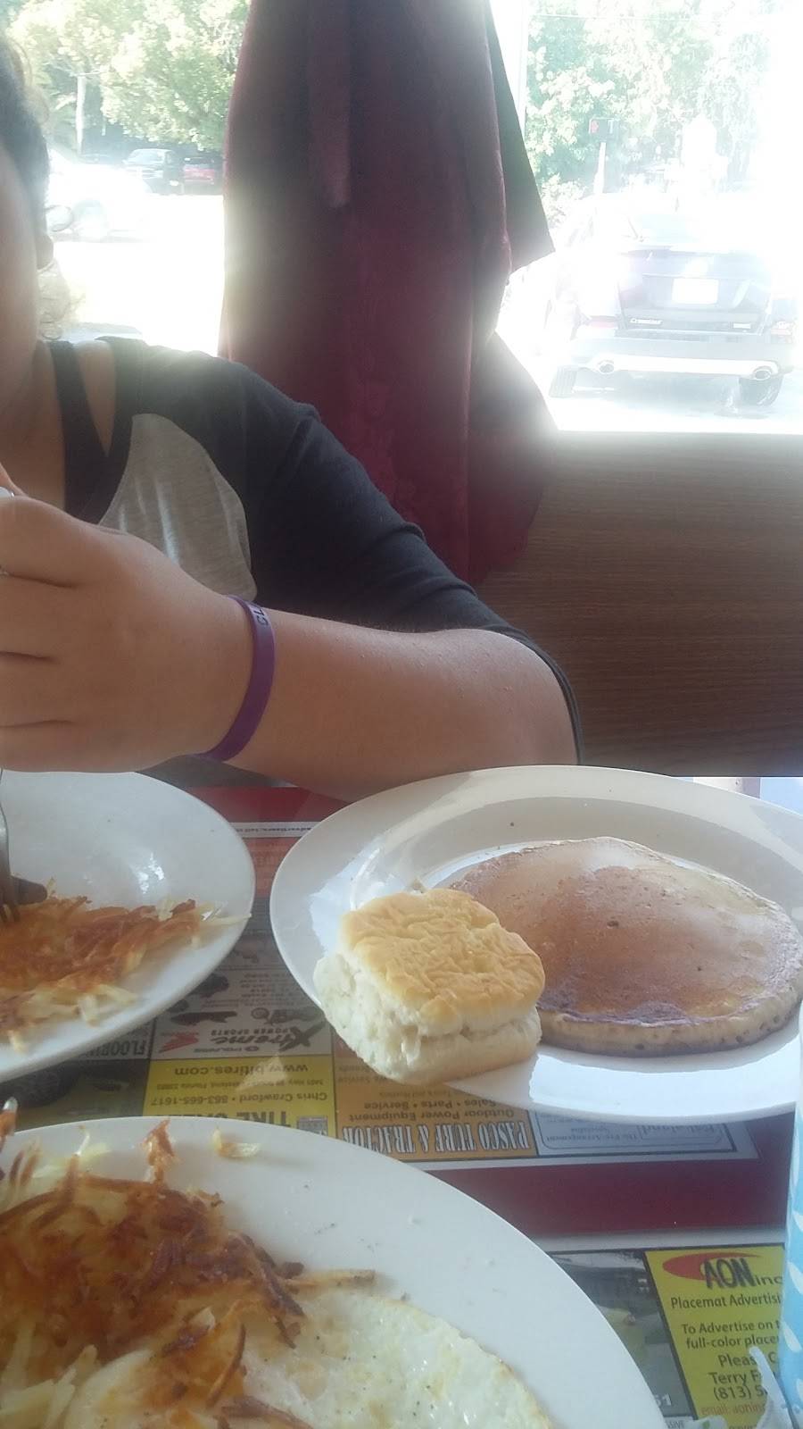 Toms Drive In & Restaurant | restaurant | 1349 N Combee Rd, Lakeland, FL 33801, USA | 8636652285 OR +1 863-665-2285