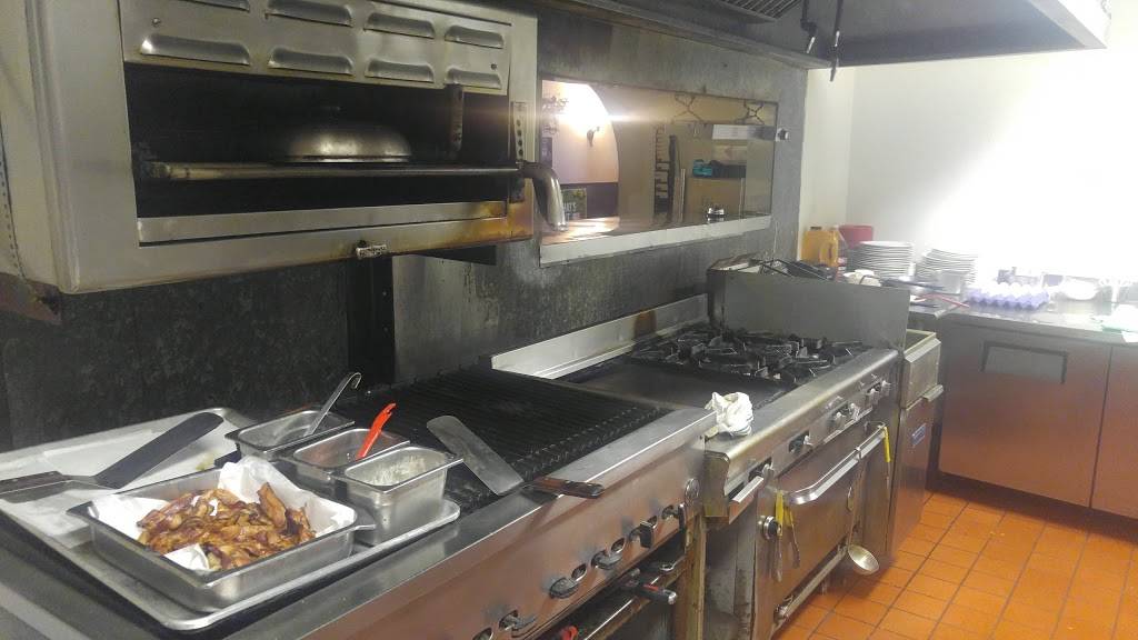 Outlaws Grill & Saloon | restaurant | 2167 Pickwick Dr, Camarillo, CA 93010, USA | 8054843691 OR +1 805-484-3691