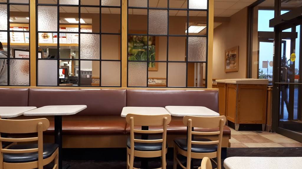 Wendys | restaurant | 9930 Airport Rd, Brampton, ON L6S 0C5, Canada | 9054587651 OR +1 905-458-7651