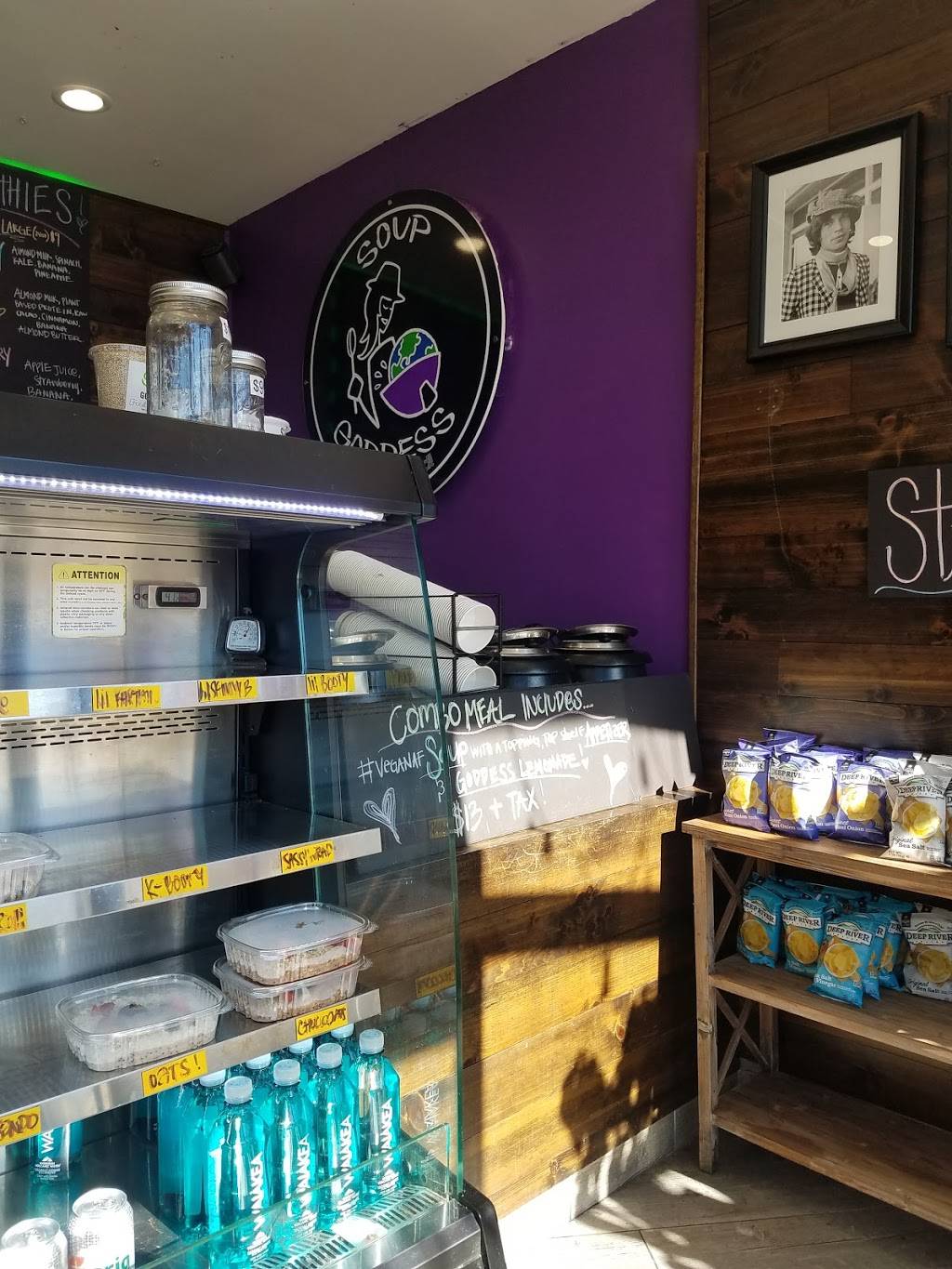 Soup Goddess | restaurant | 4001 W Riverside Dr, Burbank, CA 91505, USA | 7472418344 OR +1 747-241-8344