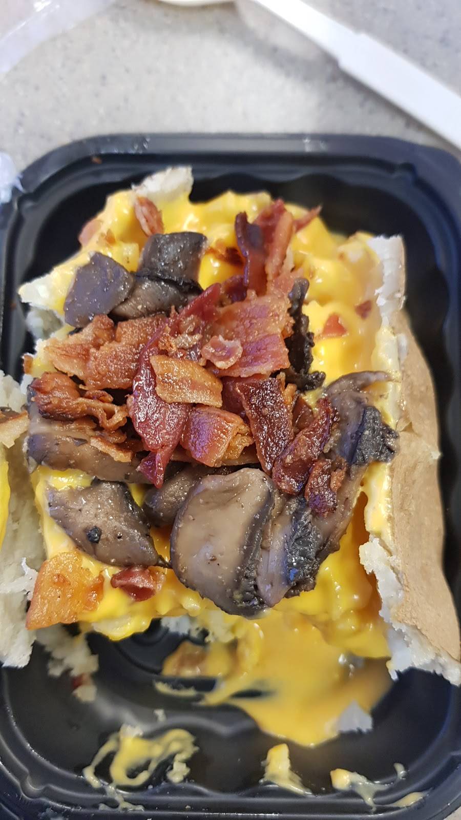 Wendys | restaurant | 462 Chancellor Ave, Newark, NJ 07112, USA | 9737059456 OR +1 973-705-9456