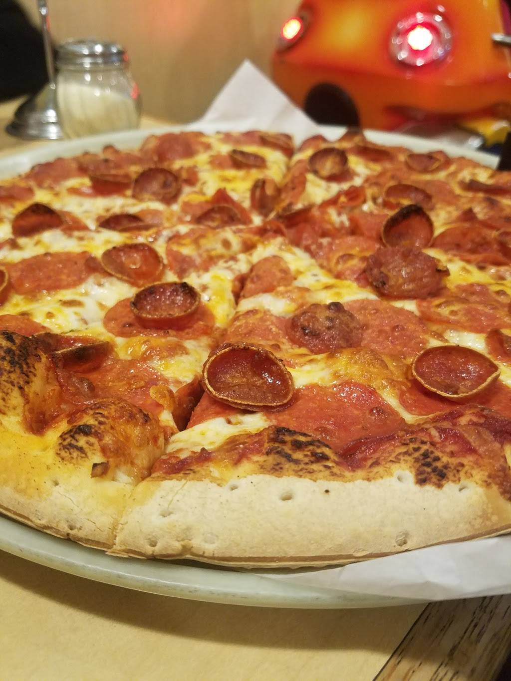 Straw Hat Pizza | restaurant | 10729 South St, Cerritos, CA 90703, USA | 5629258441 OR +1 562-925-8441