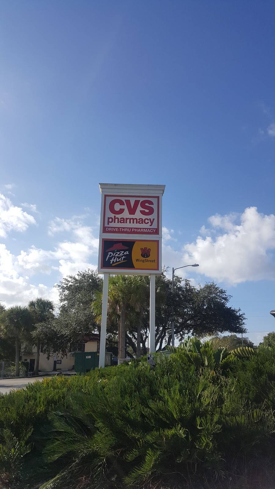 Wing Street | meal takeaway | 4011 E Busch Blvd, Tampa, FL 33617, USA | 8139852297 OR +1 813-985-2297