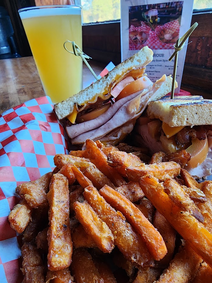 Momos SmokeHouse | restaurant | 2162 Taylor Rd STE 2, Penryn, CA 95663, USA | 9162591271 OR +1 916-259-1271