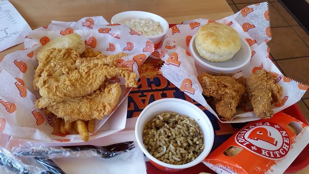 Popeyes Louisiana Kitchen | restaurant | 13746 Van Nuys Blvd, Pacoima, CA 91331, USA | 8188901888 OR +1 818-890-1888