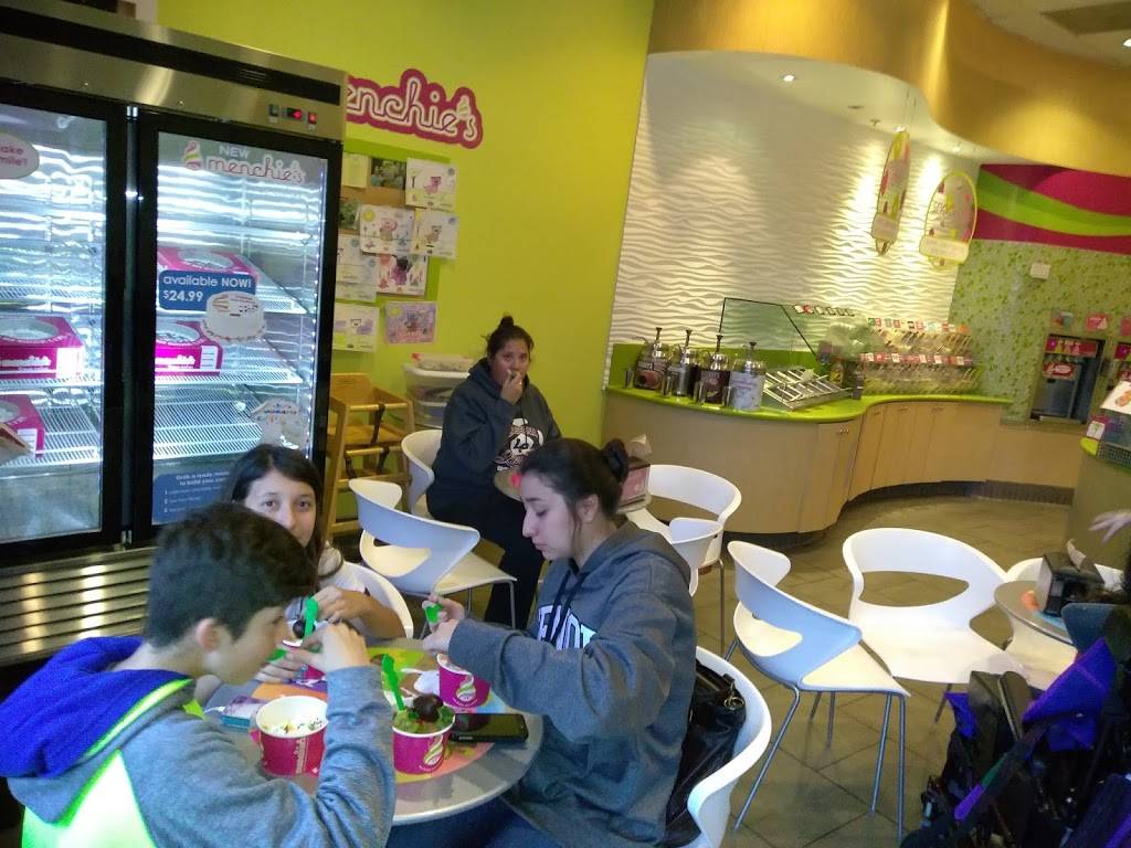 Menchies Frozen Yogurt | bakery | 10122 Carmenita Rd, Whittier, CA 90605, USA | 5629444700 OR +1 562-944-4700