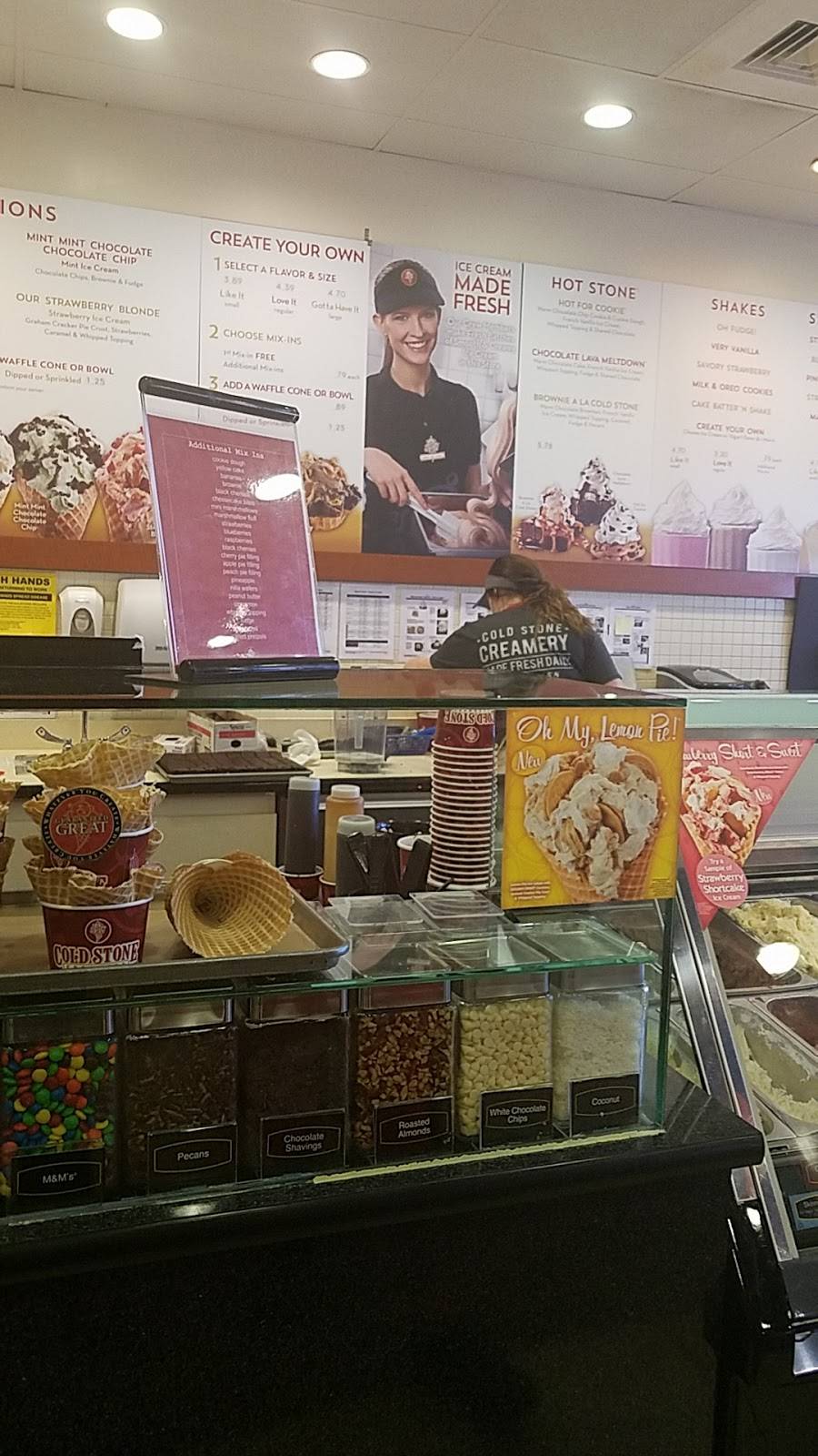 Cold Stone Creamery | bakery | 2928 Market Pl Ste 172, Onalaska, WI 54650, USA | 6087831381 OR +1 608-783-1381