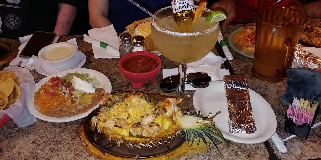 Salsas Mexican Restaurant | restaurant | 3863 S Nova Rd, Port Orange, FL 32127, USA | 3867678237 OR +1 386-767-8237