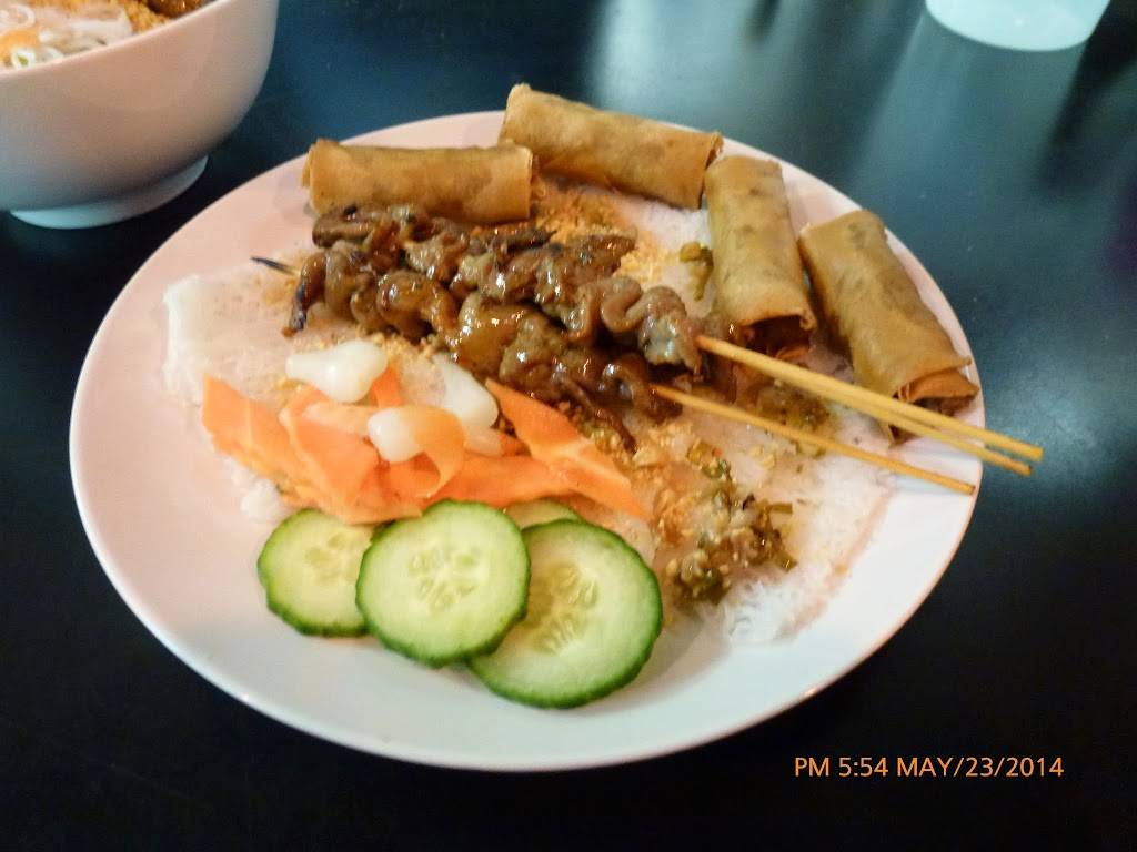 Pho Maxia | restaurant | 817 Carman Ave, Westbury, NY 11590, USA | 5164141738 OR +1 516-414-1738