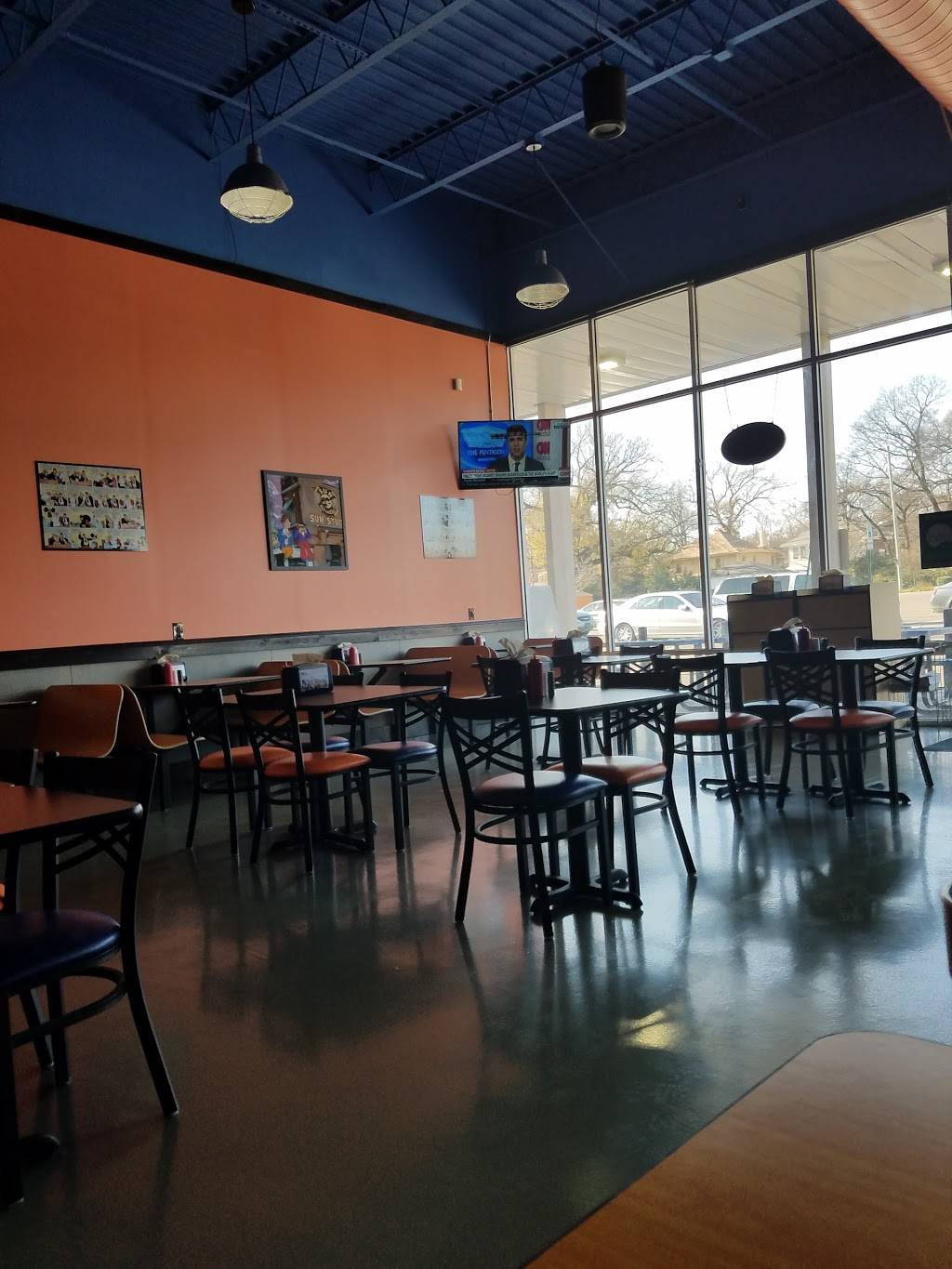 Wimpys Burgers and Fries | restaurant | 150 N Avalon St, Memphis, TN 38104, USA | 9012492725 OR +1 901-249-2725