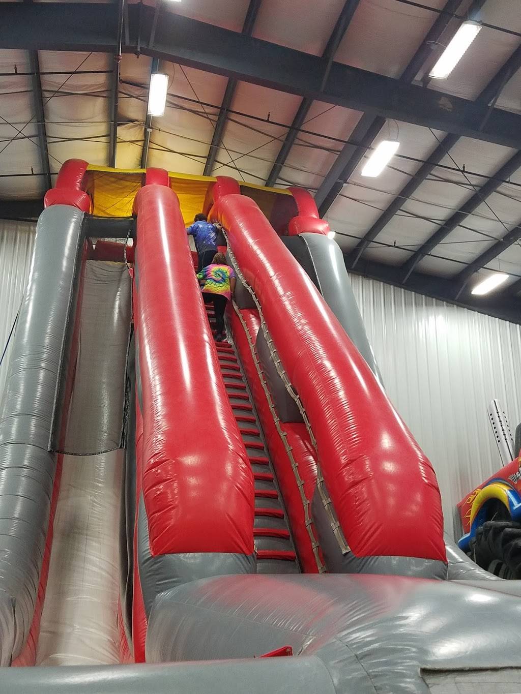 Triple Crown Family Fun Center | restaurant | 1 Nancy Wilson Way, Chillicothe, OH 45601, USA | 7407737529 OR +1 740-773-7529