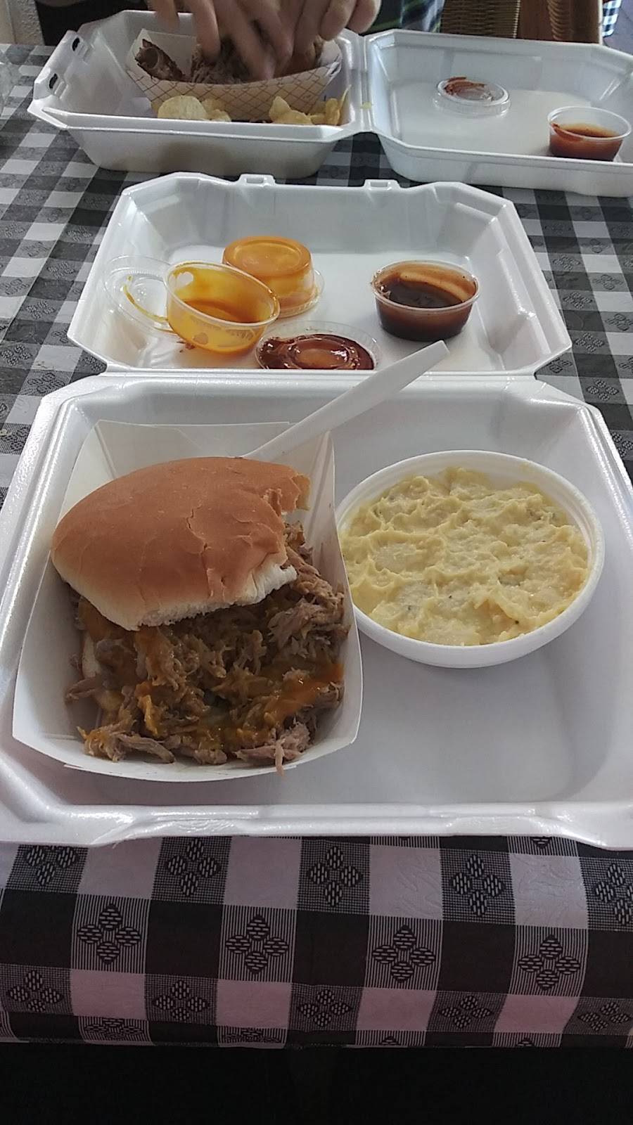 Willies BBQ | restaurant | 17440 7th St, Montverde, FL 34756, USA | 4074692700 OR +1 407-469-2700