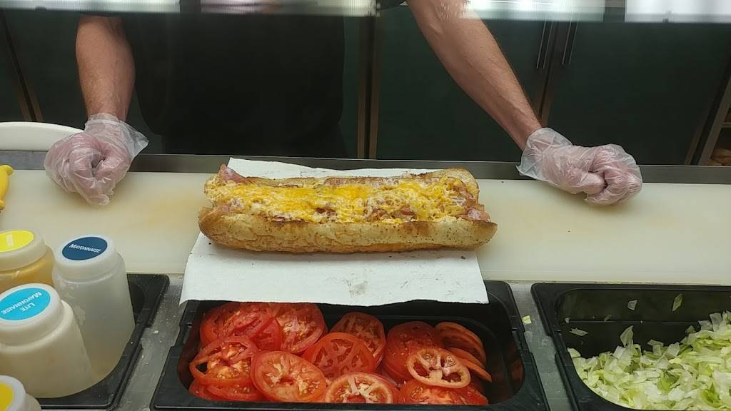 Subway | restaurant | 2200 Roswell Rd, Marietta, GA 30062, USA | 7705781818 OR +1 770-578-1818