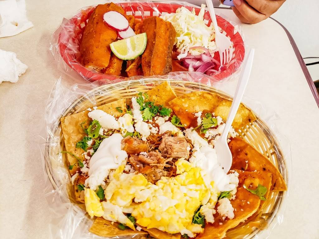 Birotes Tortas Ahogadas | restaurant | 3004 W Martin St, San Antonio, TX 78207, USA | 2103755230 OR +1 210-375-5230