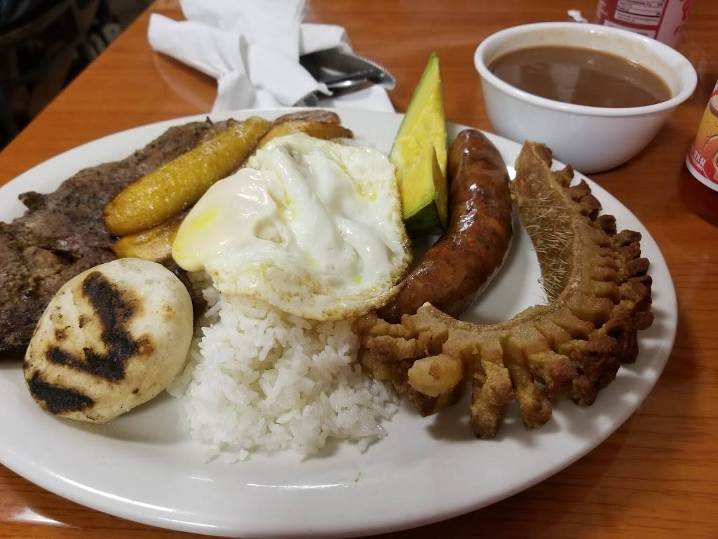 Fabios Chicken Restaurant | restaurant | 4805 N Front St, Philadelphia, PA 19120, USA | 2154571800 OR +1 215-457-1800