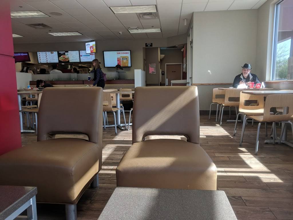 Wendys | restaurant | 929 N Arizona Ave, Gilbert, AZ 85233, USA | 4805580285 OR +1 480-558-0285