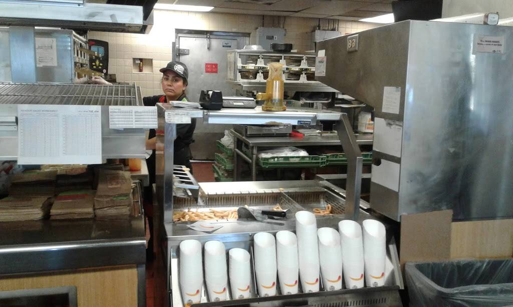 Burger King | restaurant | 1440 S Country Club Dr, Mesa, AZ 85210, USA | 4809620379 OR +1 480-962-0379