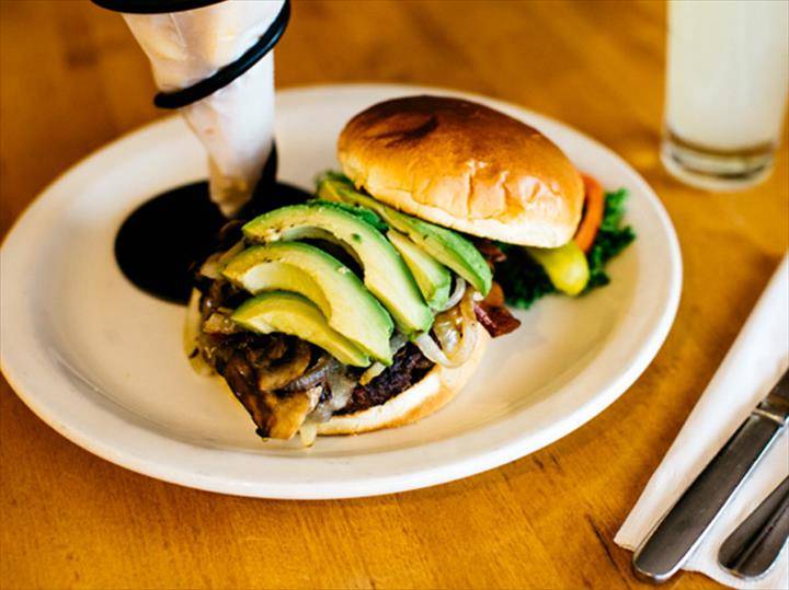 Apple Villa Famous Pancakes - Catering | restaurant | 1961 W Wilson St, Batavia, IL 60510, USA | 6304068022 OR +1 630-406-8022