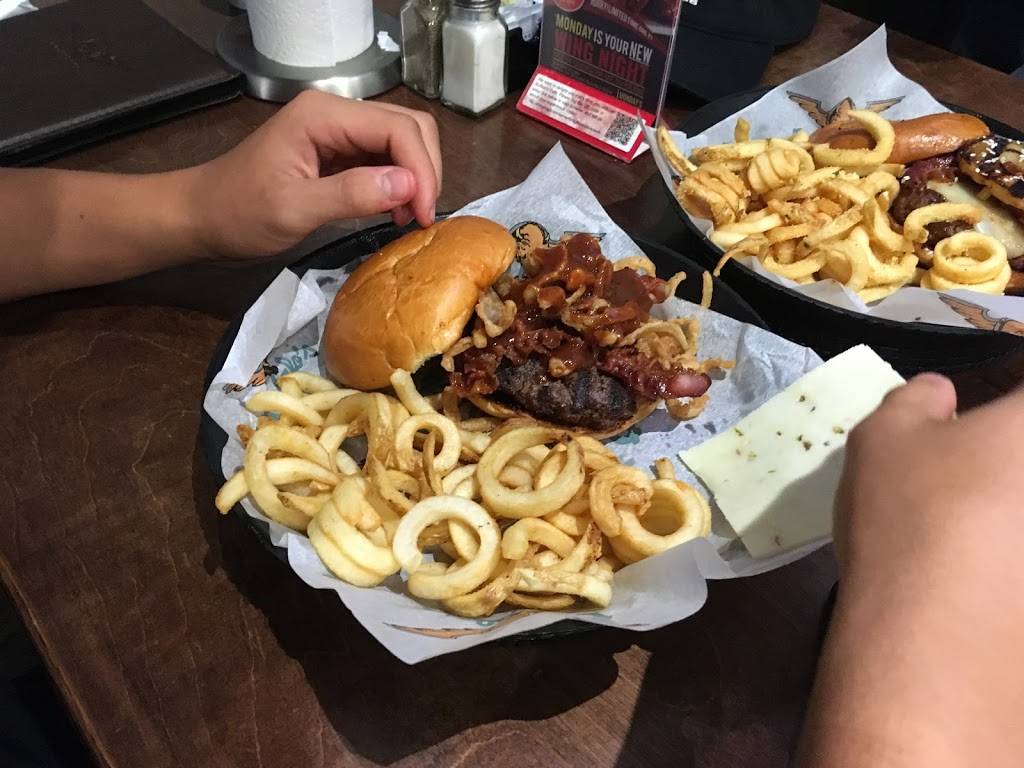 Buffalos | restaurant | 3161 Cobb Pkwy NW #490, Kennesaw, GA 30152, USA | 6782369464 OR +1 678-236-9464