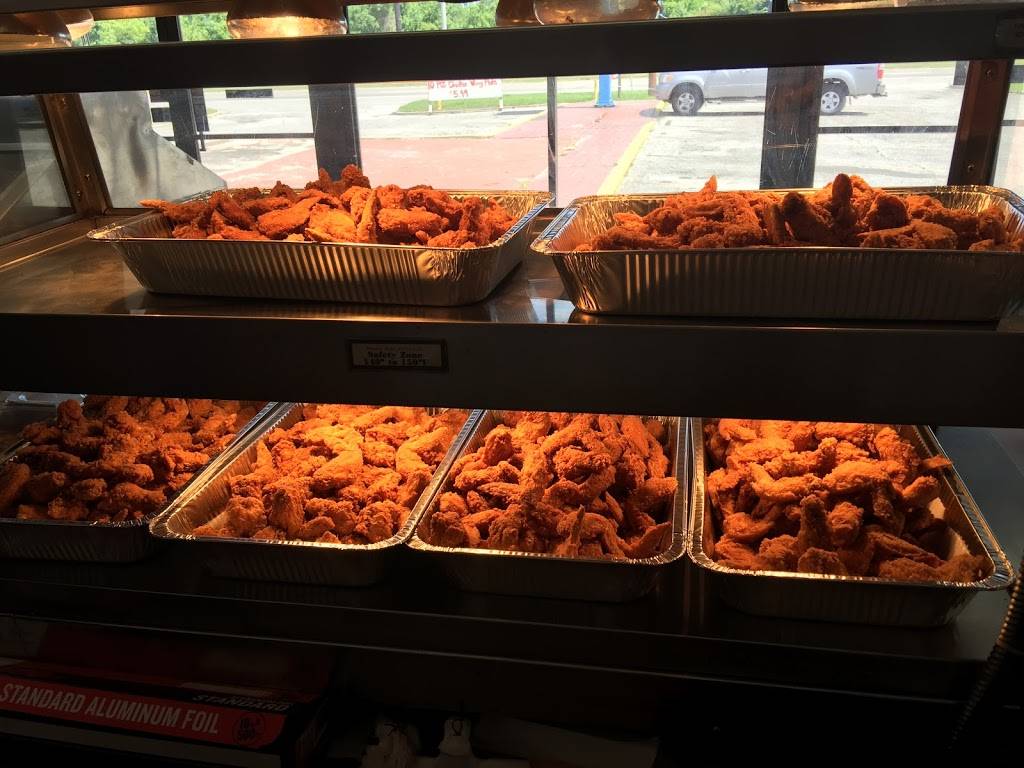 Twin Seafood | restaurant | 10240 Chef Menteur Hwy, New Orleans, LA 70127, USA | 5042467979 OR +1 504-246-7979