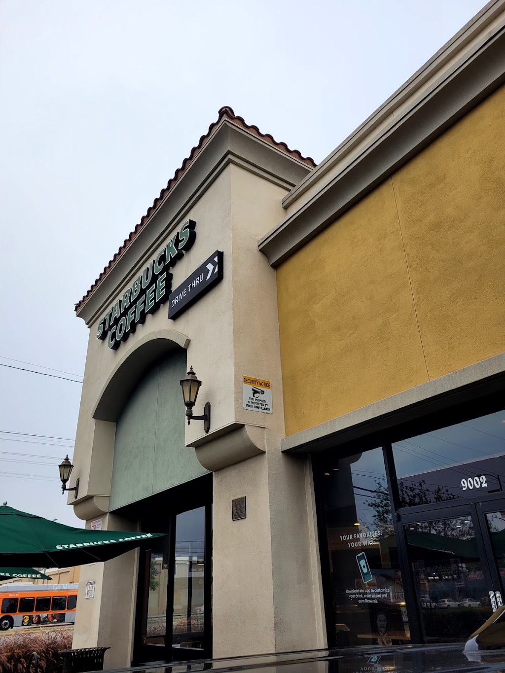 Starbucks | cafe | 9002 Sepulveda Blvd, North Hills, CA 91343, USA | 8182216907 OR +1 818-221-6907