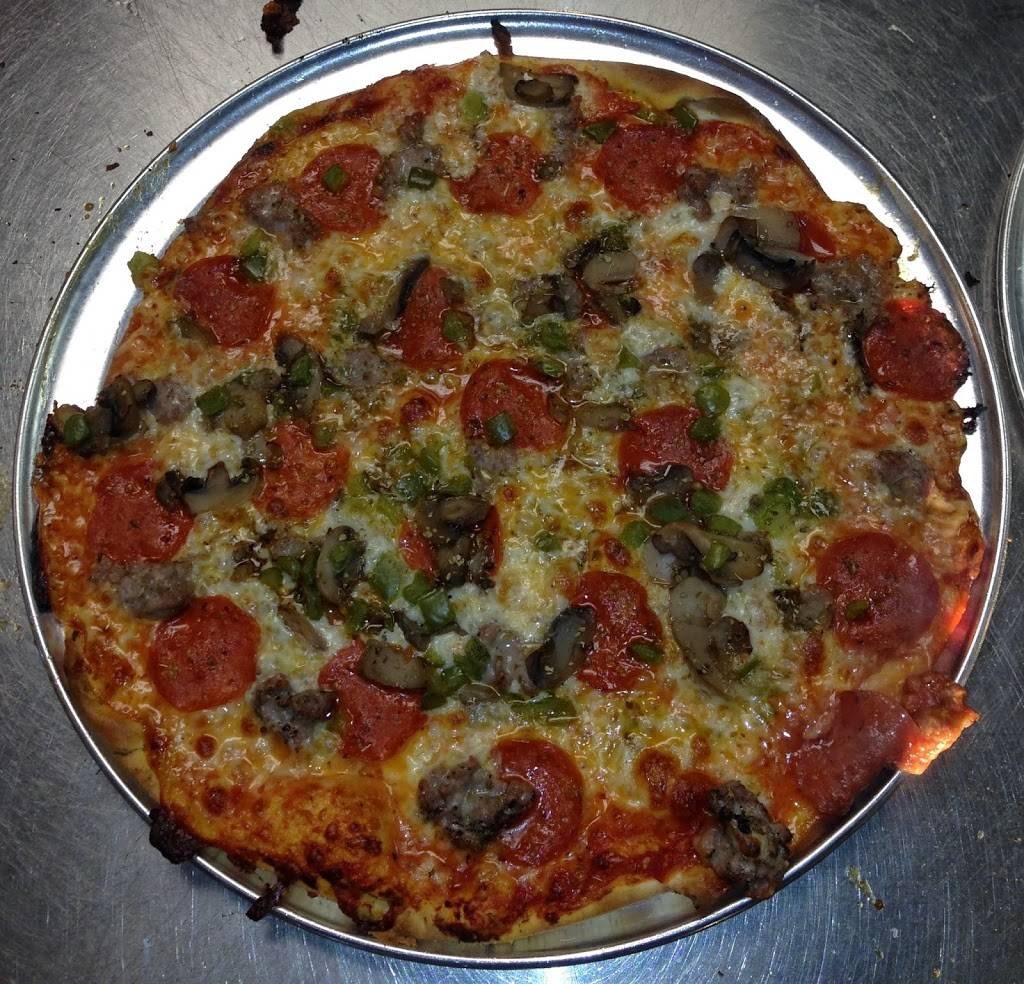 Fricanos Pizza Tavern | restaurant | 1400 Fulton St, Grand Haven, MI 49417, USA | 6168428640 OR +1 616-842-8640