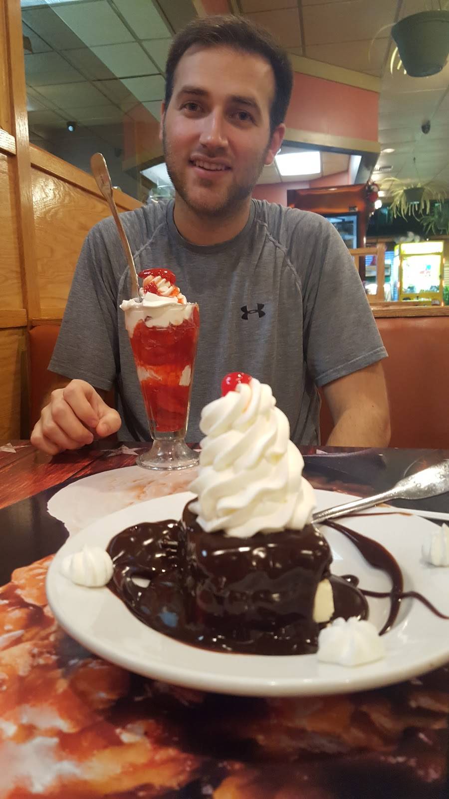 Shoneys Flatwoods | restaurant | 131 Woodward Dr, Sutton, WV 26601, USA | 3047655357 OR +1 304-765-5357