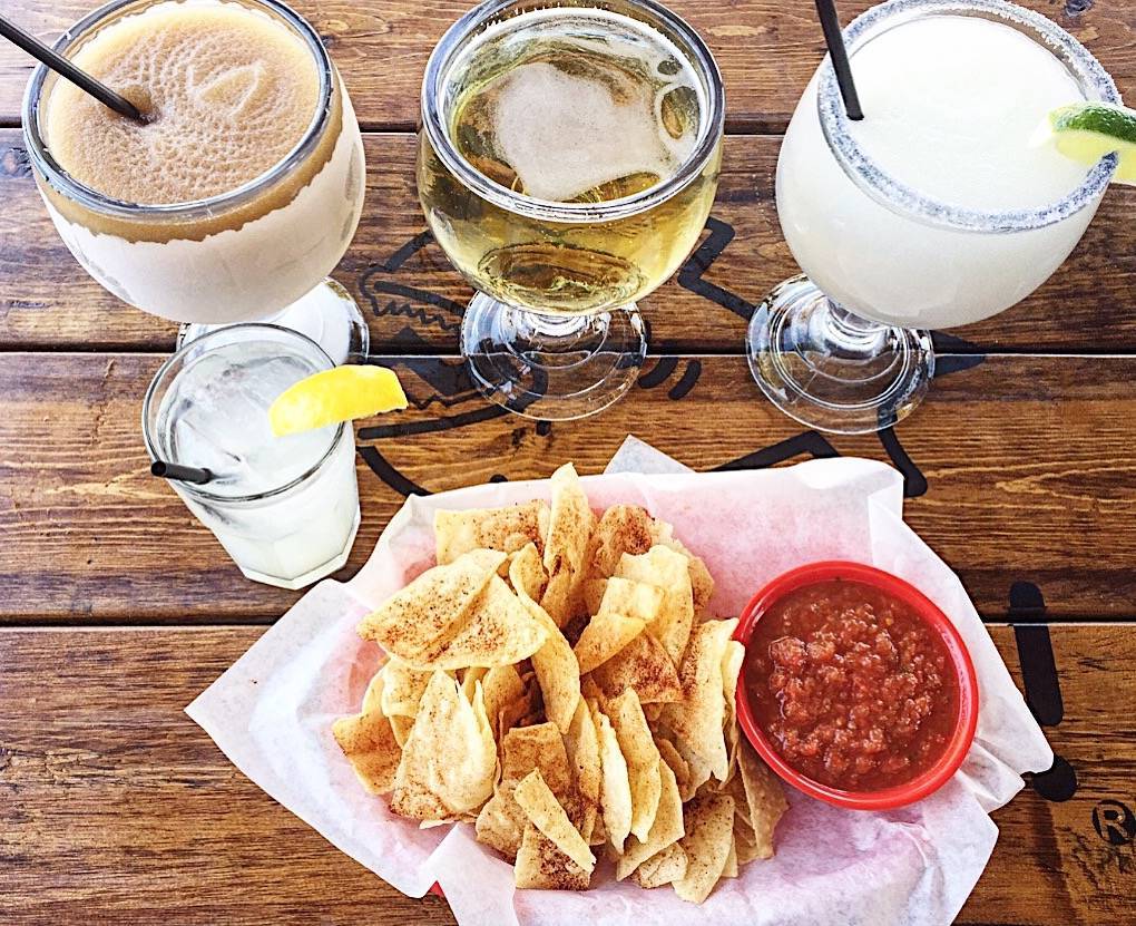 Fuzzys Taco Shop | restaurant | 1712 Southwest Pkwy #100, College Station, TX 77840, USA | 9797648226 OR +1 979-764-8226