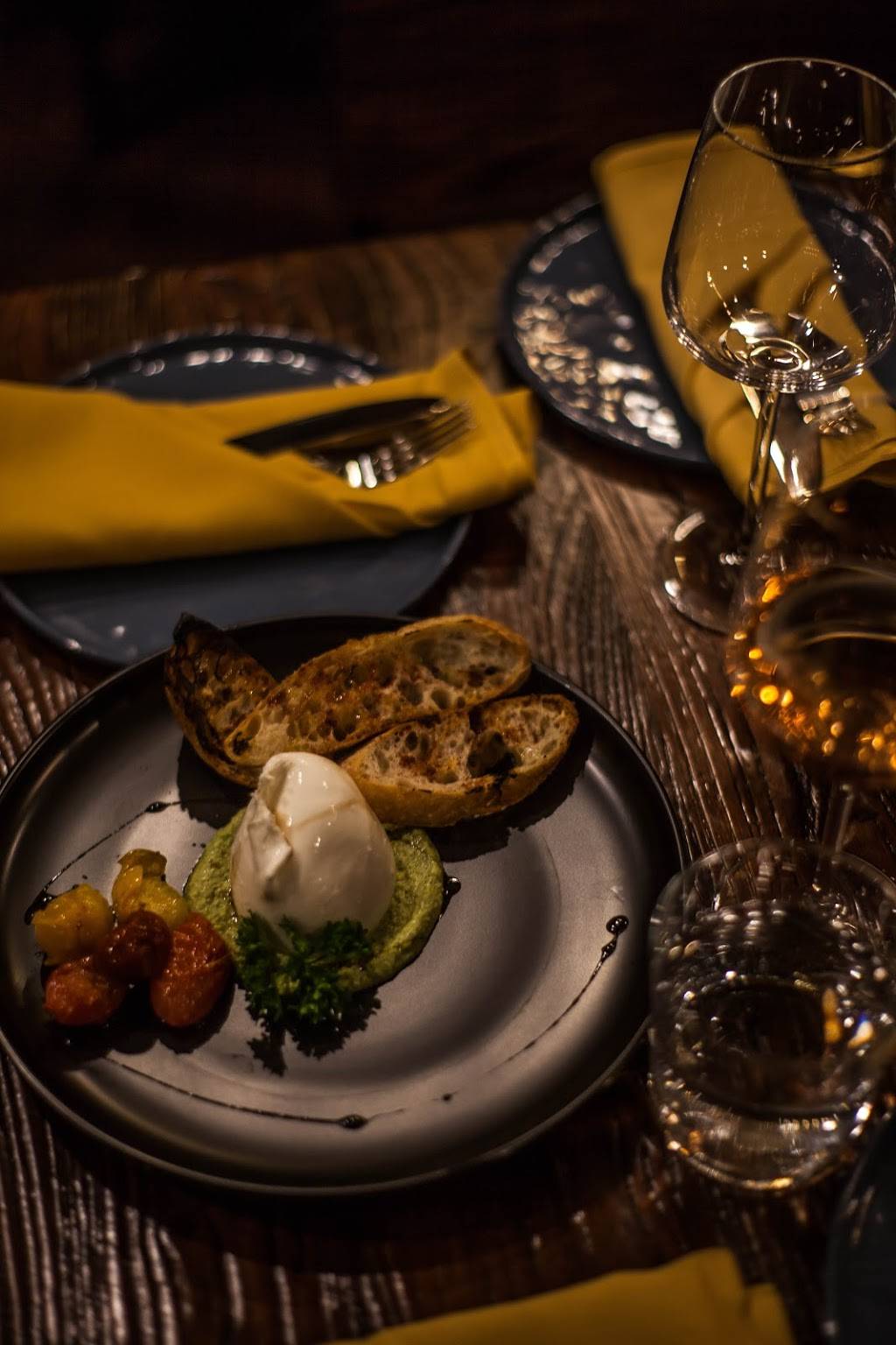 Black & Caspian | restaurant | 2908 N Broadway, Chicago, IL 60657, USA | 7737998836 OR +1 773-799-8836