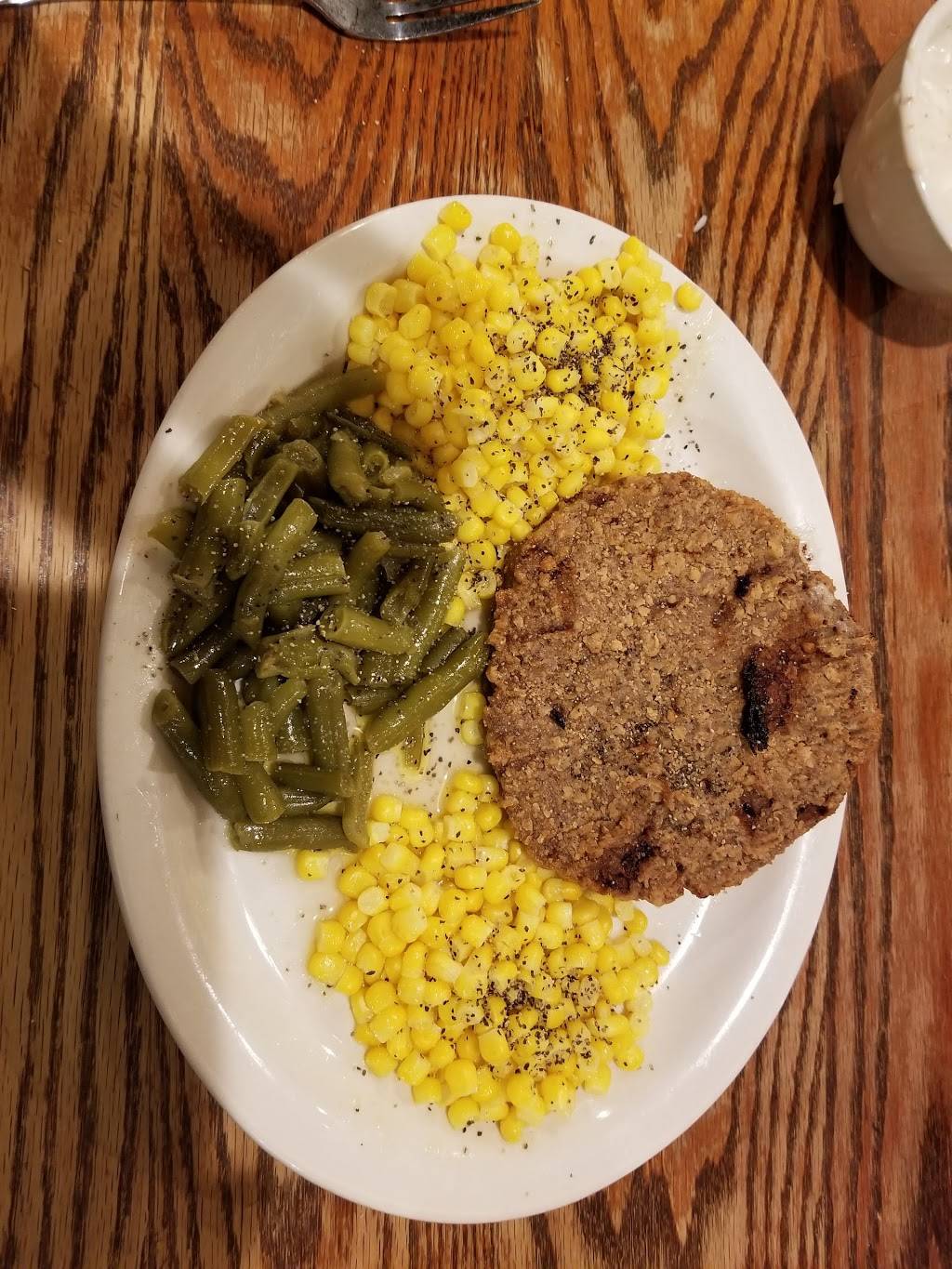 Cracker Barrel Old Country Store | restaurant | 1050 S Hwy Dr, Fenton, MO 63026, USA | 6363493335 OR +1 636-349-3335