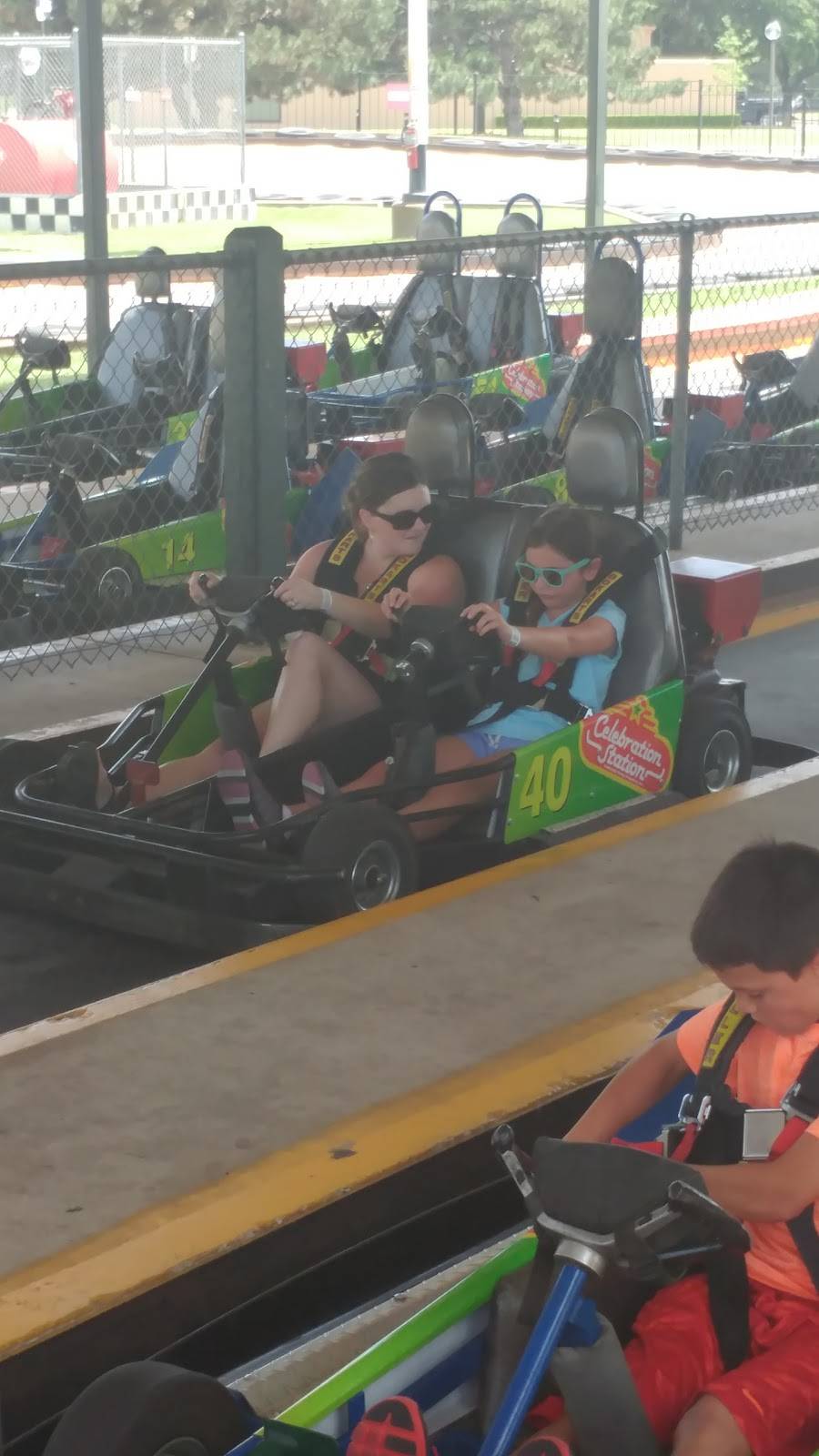 Celebration Station | restaurant | 509 Westline Dr, Oklahoma City, OK 73108, USA | 4059427888 OR +1 405-942-7888