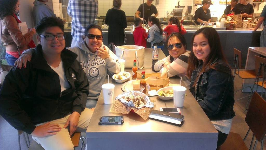 Chipotle Mexican Grill | restaurant | 16959 Devonshire St, Granada Hills, CA 91344, USA | 7473004570 OR +1 747-300-4570