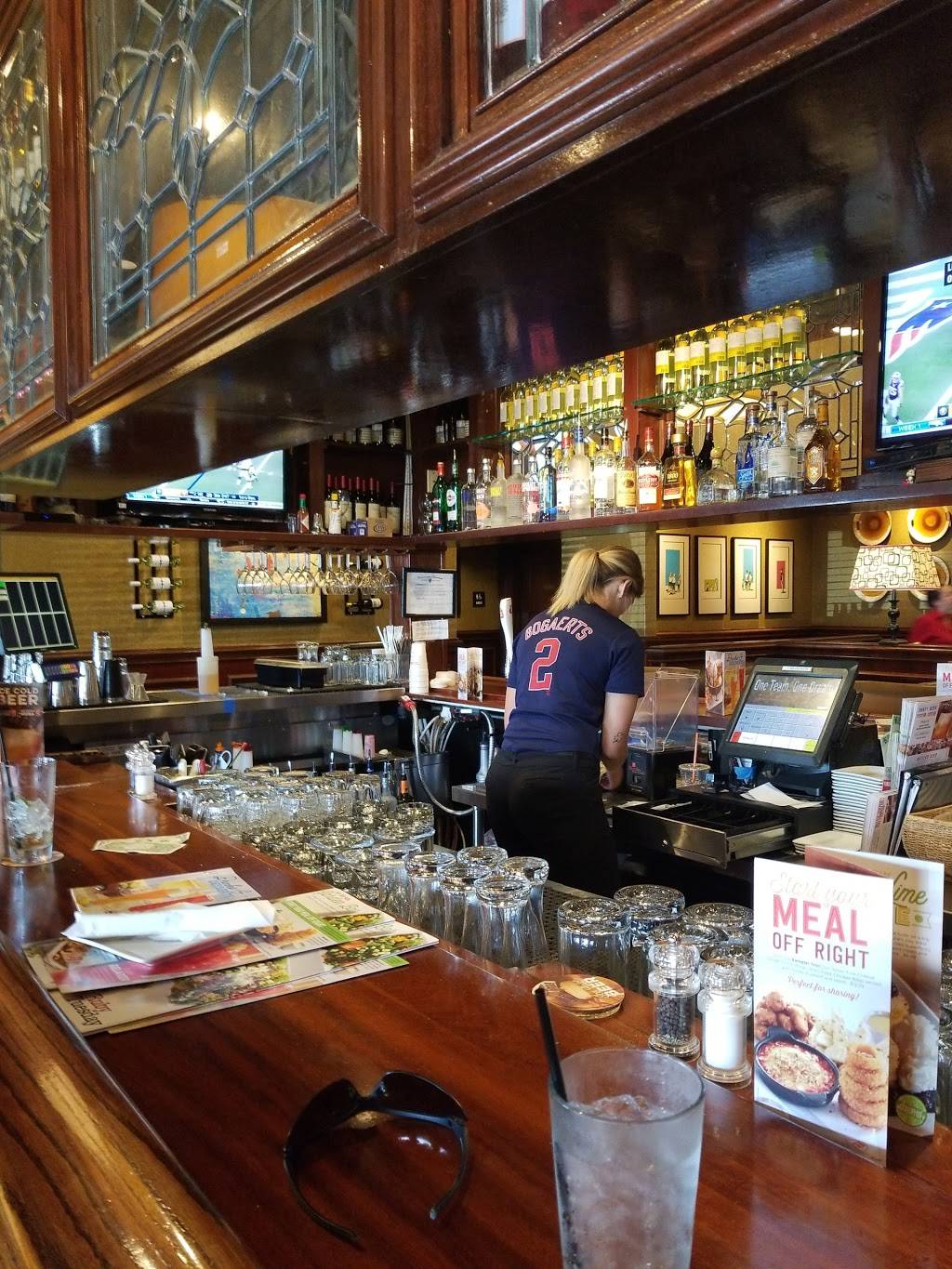 Ruby Tuesday | restaurant | 50 Holyoke St, Holyoke, MA 01040, USA | 4135320409 OR +1 413-532-0409