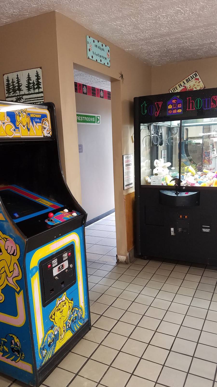 Suz-Eqs | restaurant | 401 W Main St, Cardington, OH 43315, USA | 4198648378 OR +1 419-864-8378