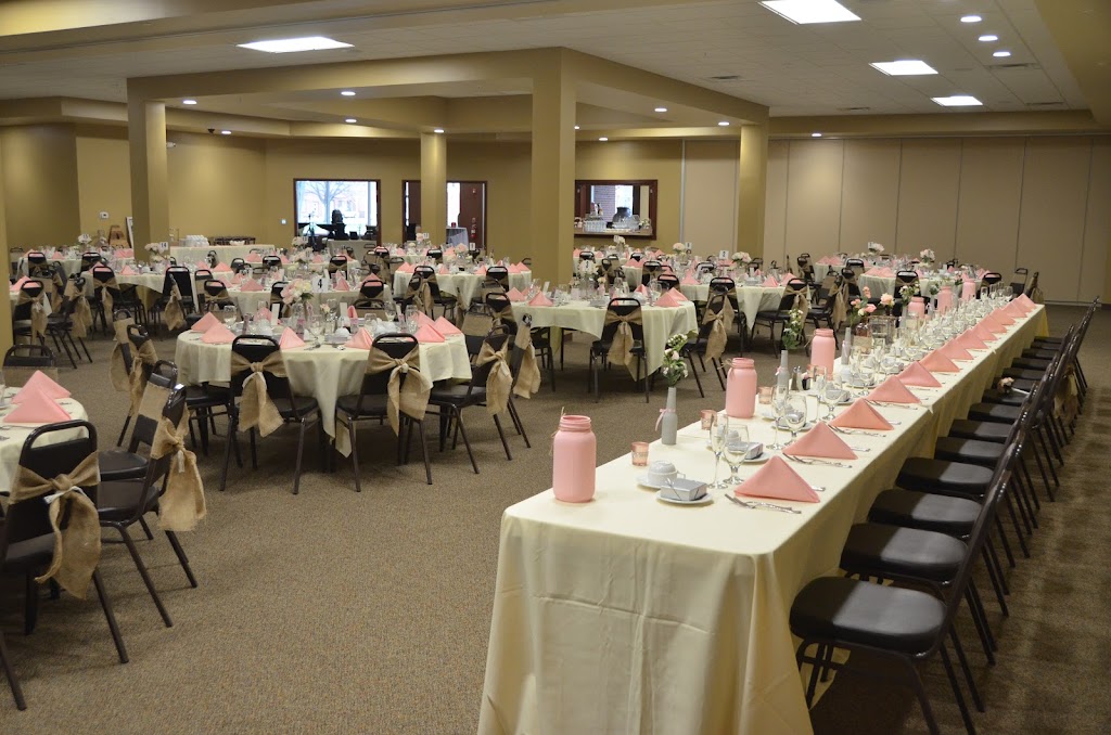 Farandas Banquets | restaurant | 302 Grove St, DeKalb, IL 60115, USA | 8159813304 OR +1 815-981-3304