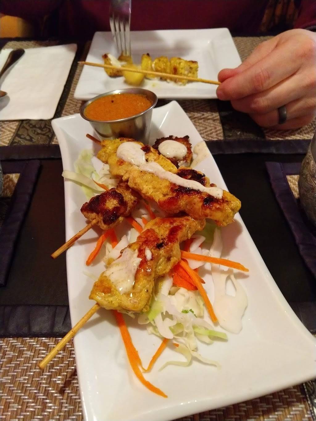 Julies Thai Kitchen | restaurant | 138 Main St, Lyons, CO 80540, USA | 3038232327 OR +1 303-823-2327