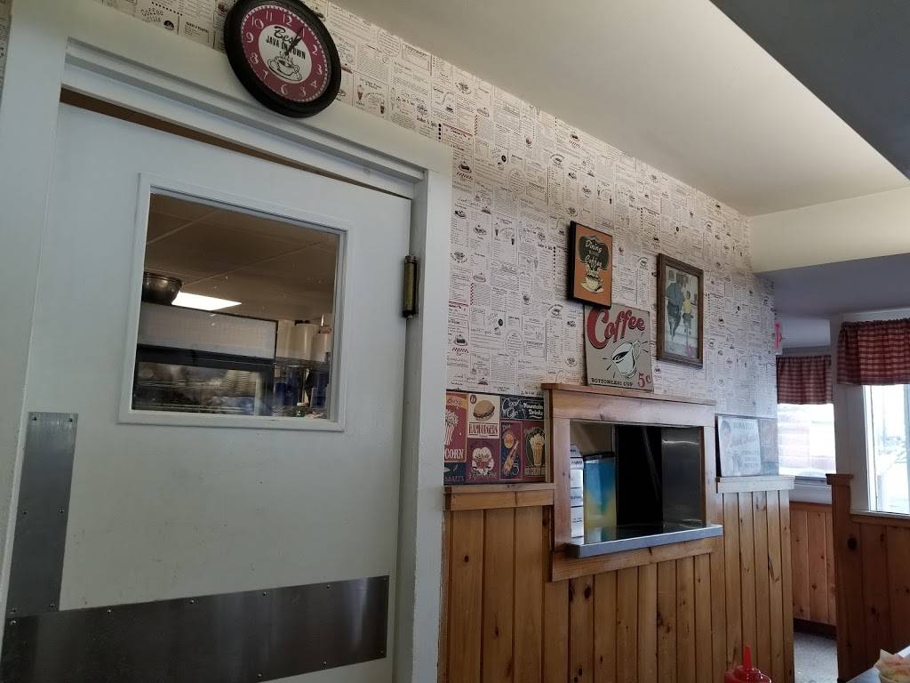 Dennys Pantry | restaurant | 469 Bernardston Rd, Greenfield, MA 01301, USA | 4137733345 OR +1 413-773-3345