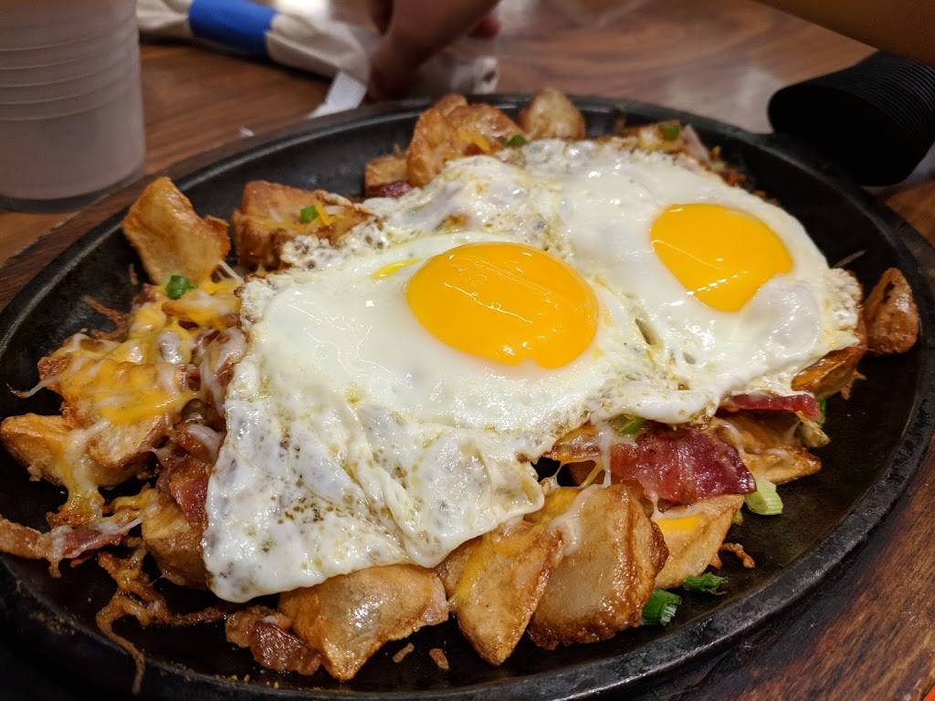 Breeze Bar & Grille | restaurant | 12401 International Dr, Orlando, FL 32821, USA | 4072385000 OR +1 407-238-5000