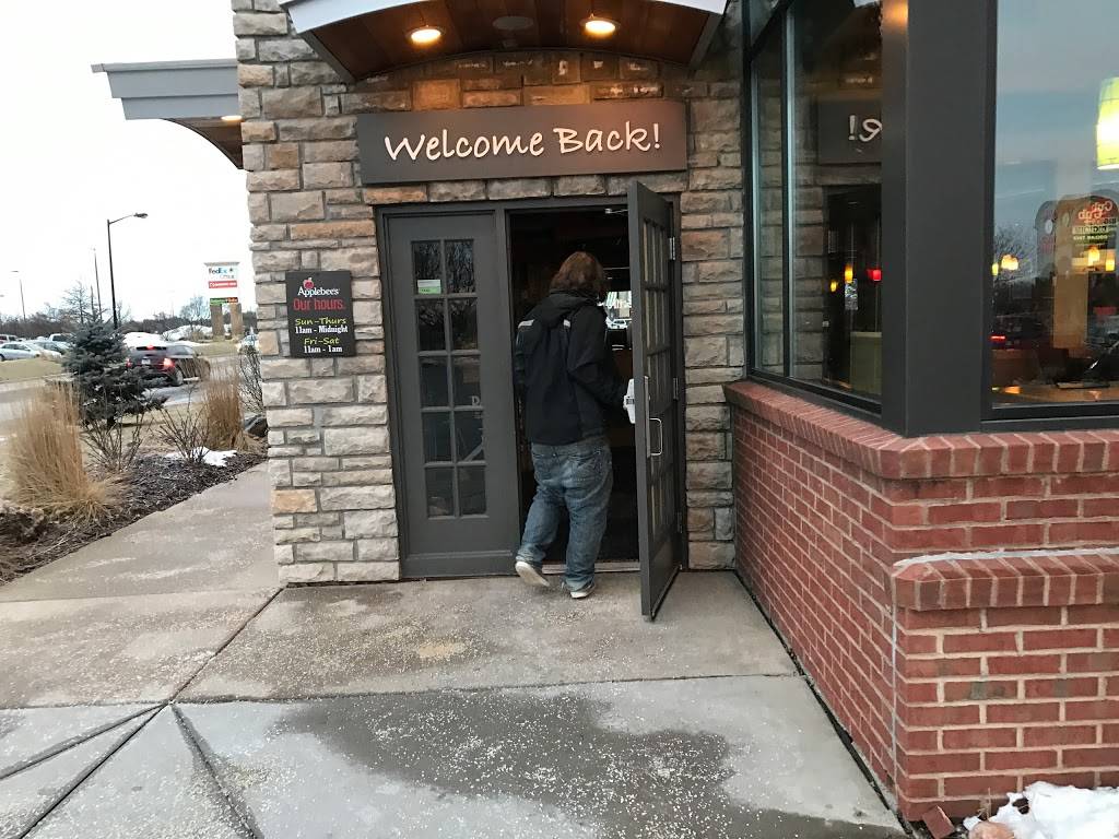 Applebees Grill + Bar | restaurant | 1335 Town Centre Dr, Eagan, MN 55123, USA | 6516867022 OR +1 651-686-7022