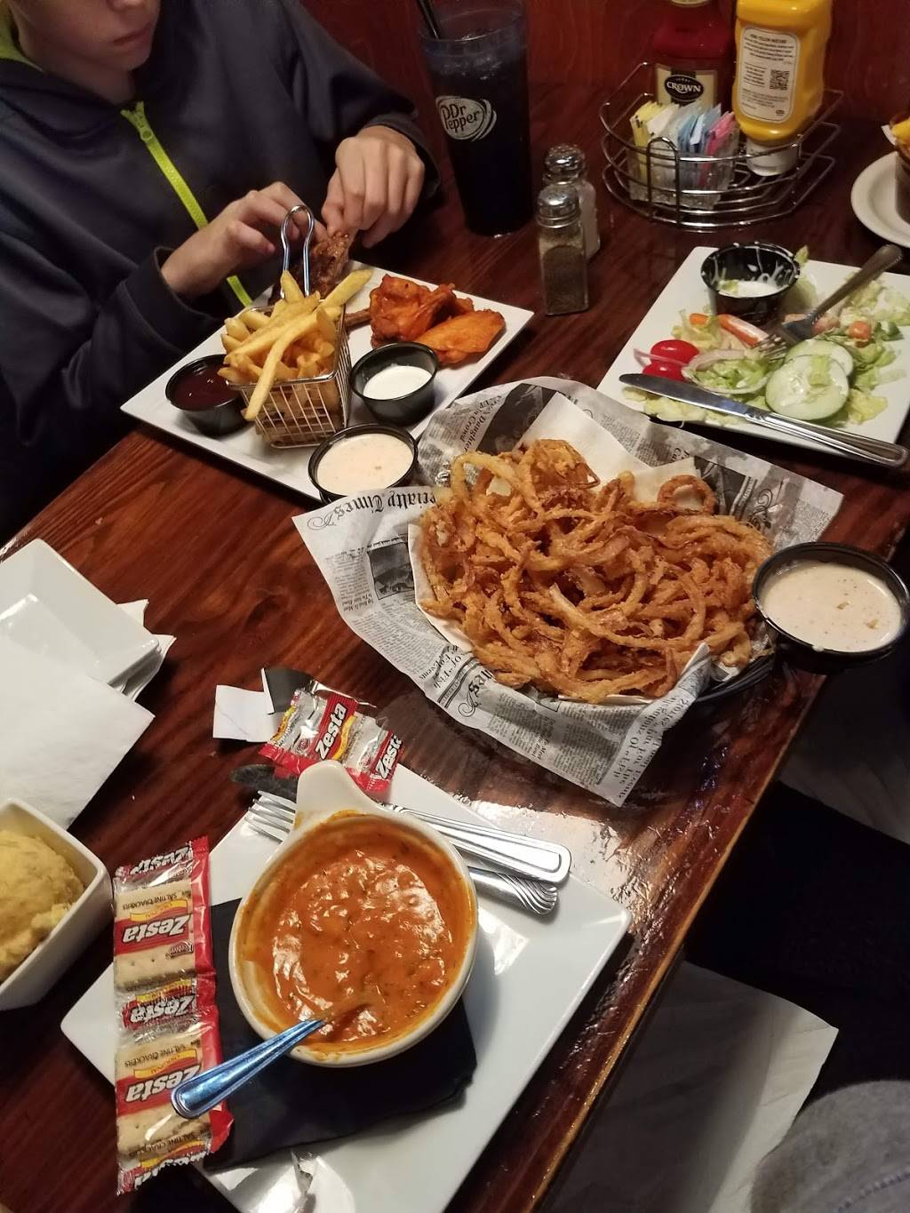 Warehouse Restaurants | restaurant | 400 N Whitewoman St, Coshocton, OH 43812, USA | 7406224001 OR +1 740-622-4001