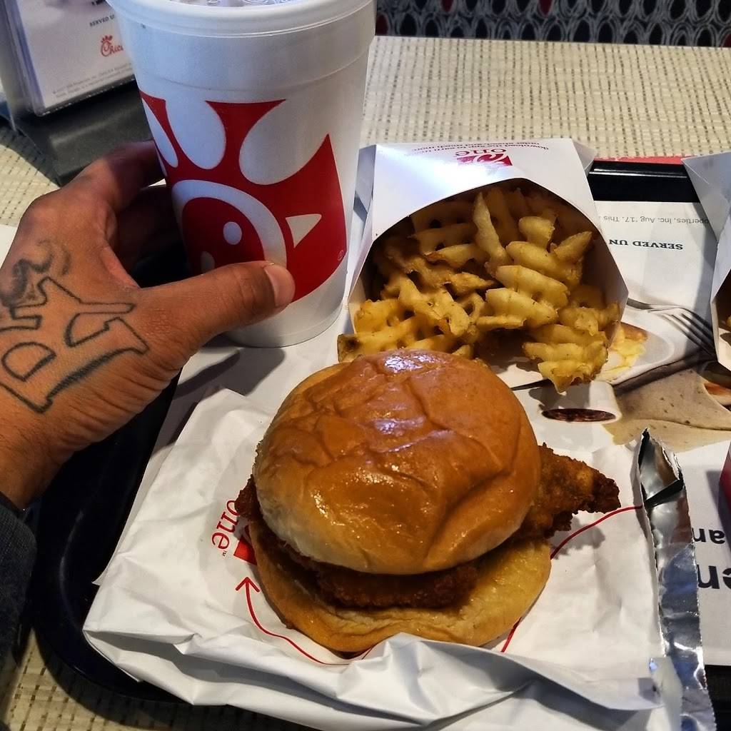 Chick-fil-A | restaurant | 15600 Whittier Blvd, Whittier, CA 90603, USA | 5629021550 OR +1 562-902-1550