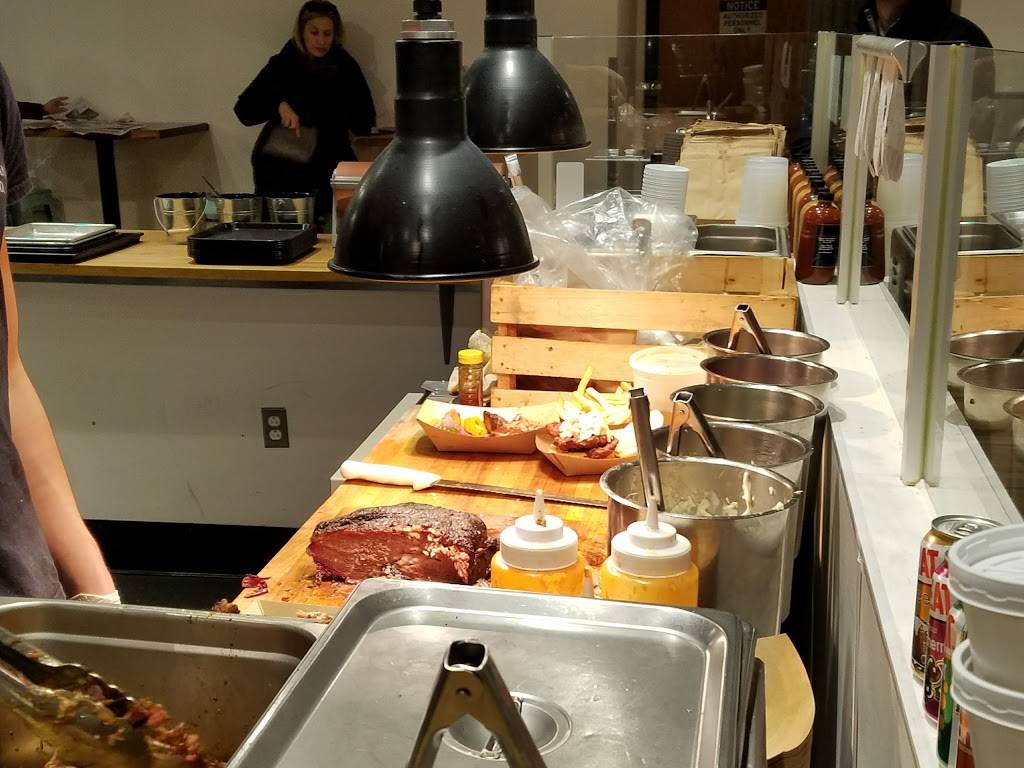 More Than Q | restaurant | 325 Northampton St, Easton, PA 18042, USA | 6108292777 OR +1 610-829-2777