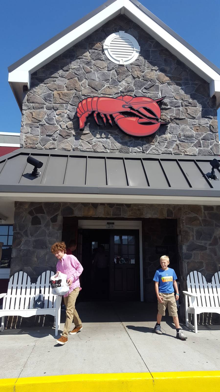 Red Lobster | restaurant | 951 E Lewis and Clark Pkwy Suite 3004, Clarksville, IN 47129, USA | 8122850444 OR +1 812-285-0444