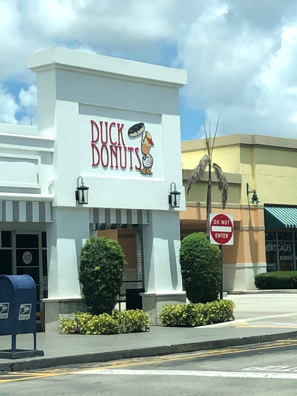 Duck Donuts - Polo Club Shoppes | bakery | 5030 Champion Blvd, Boca Raton, FL 33496, USA | 5613342115 OR +1 561-334-2115