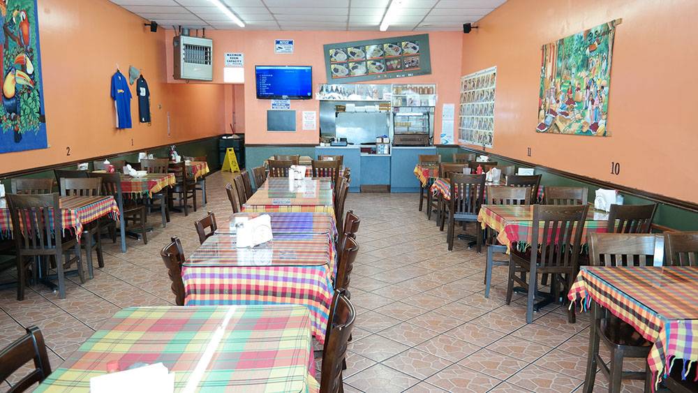 Las Comadres | restaurant | 202 W Main St, Santa Maria, CA 93458, USA | 8059288566 OR +1 805-928-8566