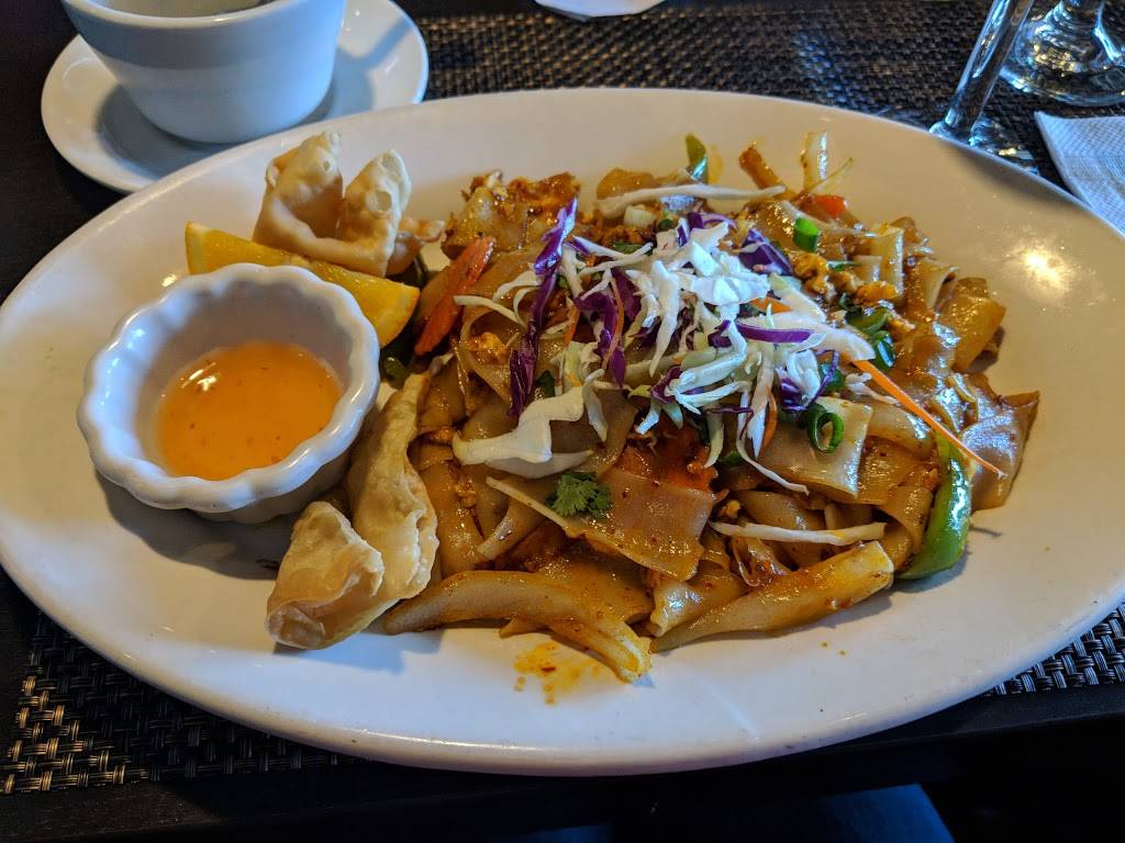 Leela Thai Restaurant | restaurant | 9725 Mission Gorge Rd, Santee, CA 92071, USA | 6193344019 OR +1 619-334-4019