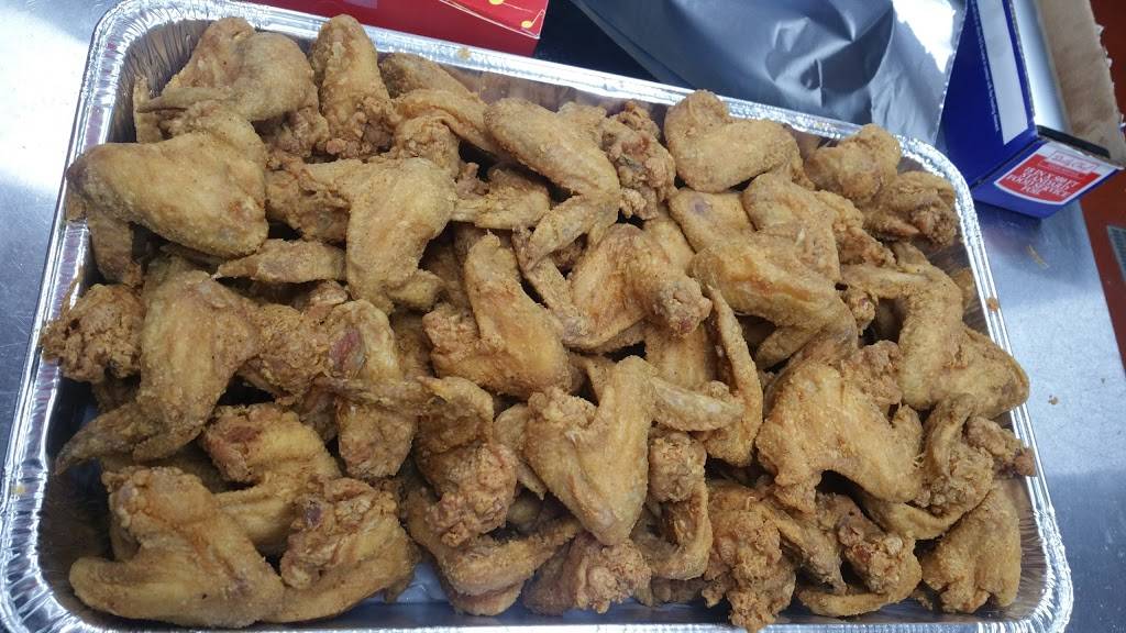 HipHop Fish & Chicken | restaurant | 5230 Moravia Rd, Baltimore, MD 21206, USA | 4108781634 OR +1 410-878-1634